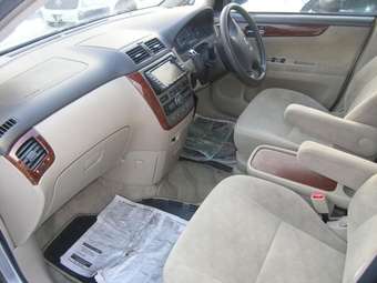 2002 Toyota Ipsum Pictures