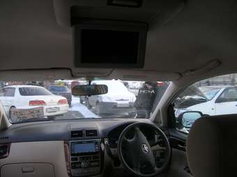 2002 Toyota Ipsum Pics