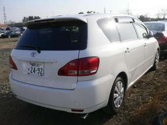 2002 Toyota Ipsum Pictures