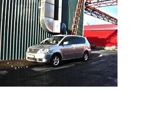 2002 Toyota Ipsum Photos