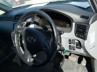 2002 Toyota Ipsum Wallpapers