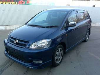 2002 Toyota Ipsum Pictures