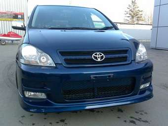 2002 Toyota Ipsum Pictures