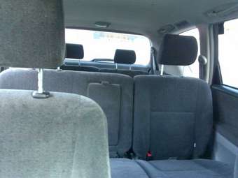 2002 Toyota Ipsum Pictures