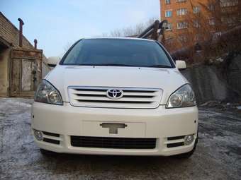 2002 Toyota Ipsum Pictures