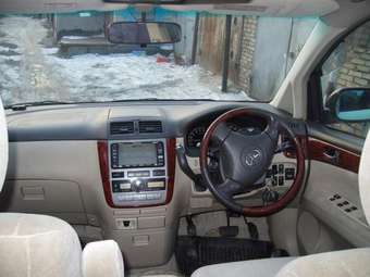 2002 Toyota Ipsum Pics