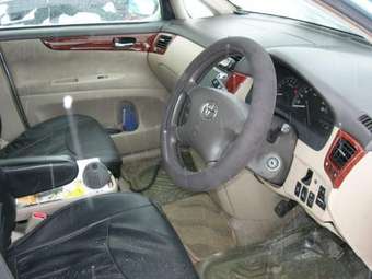 2002 Toyota Ipsum Pictures