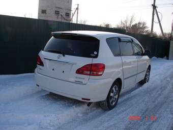 2002 Toyota Ipsum Pictures
