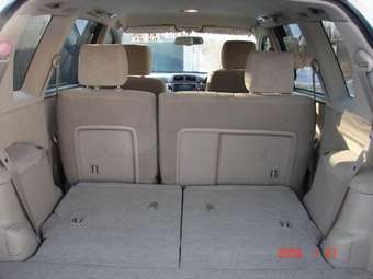 2002 Toyota Ipsum Pictures