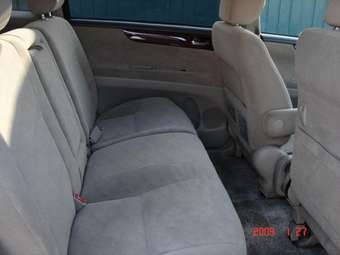 2002 Toyota Ipsum Pictures