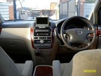 2002 Toyota Ipsum Pics