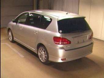 2002 Toyota Ipsum Photos