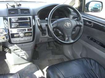 2002 Toyota Ipsum Pics