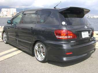 2002 Toyota Ipsum Pictures