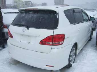 2002 Toyota Ipsum Pictures