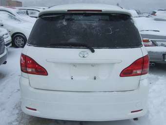2002 Toyota Ipsum Photos