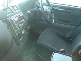 2002 Toyota Ipsum Pictures