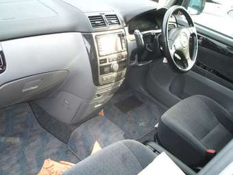 2002 Toyota Ipsum Images