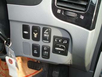 2002 Toyota Ipsum Pictures