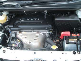 2002 Toyota Ipsum Photos