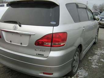 2002 Toyota Ipsum Pictures