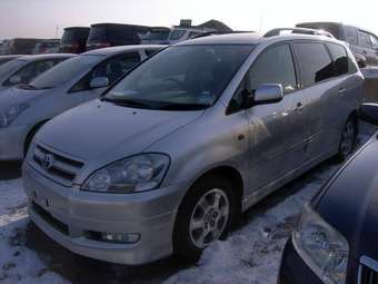 2002 Toyota Ipsum Pictures