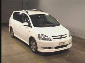 2002 Toyota Ipsum Photos