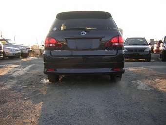 2002 Toyota Ipsum Photos