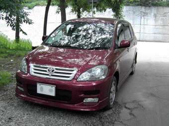 2002 Toyota Ipsum Images