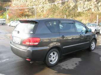 2002 Toyota Ipsum Pics
