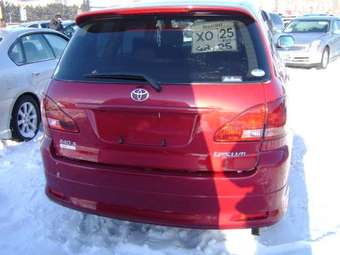 2002 Toyota Ipsum Pictures