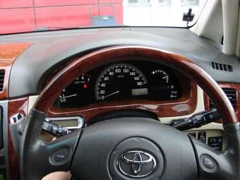 2002 Toyota Ipsum Pictures
