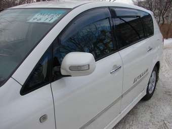 2002 Toyota Ipsum Pictures
