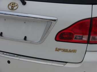2002 Toyota Ipsum Photos