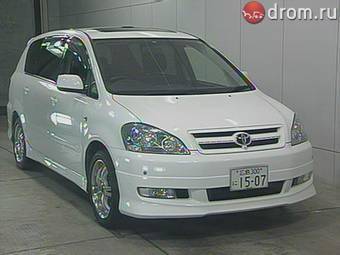 2002 Toyota Ipsum Pictures