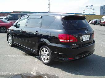 2002 Toyota Ipsum Pictures