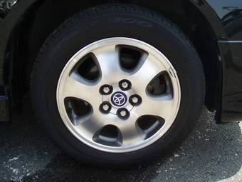2002 Toyota Ipsum Photos