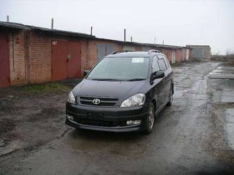 2002 Toyota Ipsum Pictures
