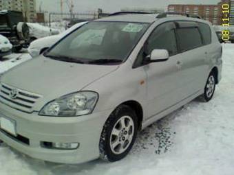 2002 Toyota Ipsum Pictures