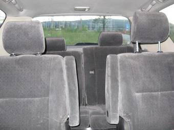 2002 Toyota Ipsum Pictures