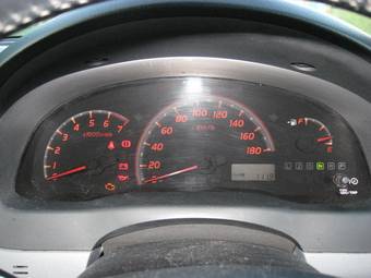 2002 Toyota Ipsum Pictures