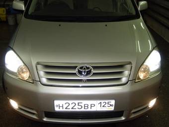 2002 Toyota Ipsum Pictures