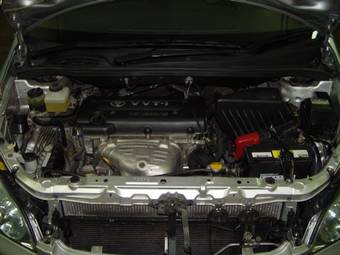 2002 Toyota Ipsum Photos