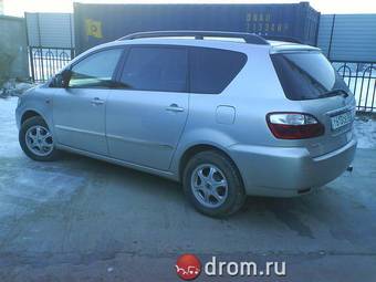 2002 Toyota Ipsum Pictures