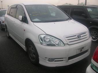 2002 Toyota Ipsum Pictures