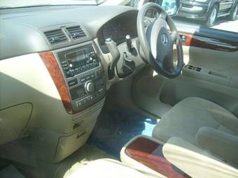 2002 Toyota Ipsum Photos