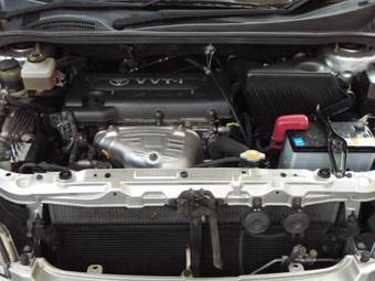 2002 Toyota Ipsum Photos