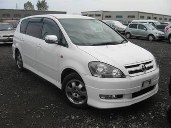 2002 Toyota Ipsum Pictures