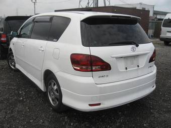 2002 Toyota Ipsum Photos