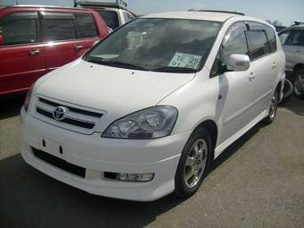 2002 Toyota Ipsum Pictures